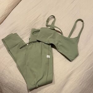 Vuori Green Leggings and Sports Bra Set
